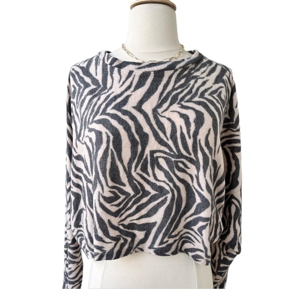 Savvi  Tiger print sweater - Picture 1 of 5